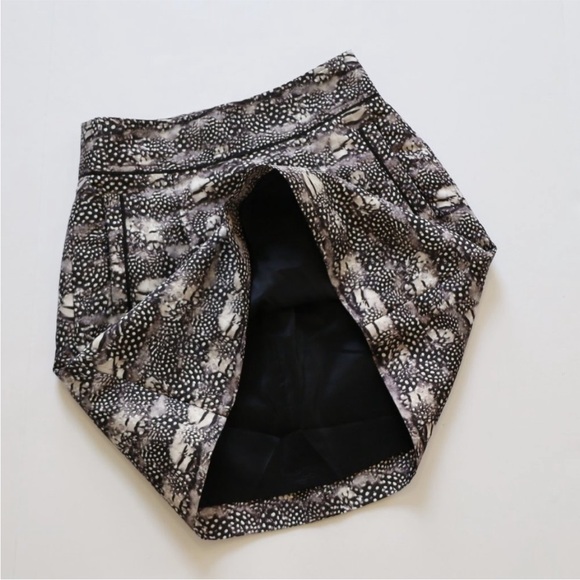 J. CREW Size 0 Black Brown & White Feather Print Skirt Career - Picture 8 of 11